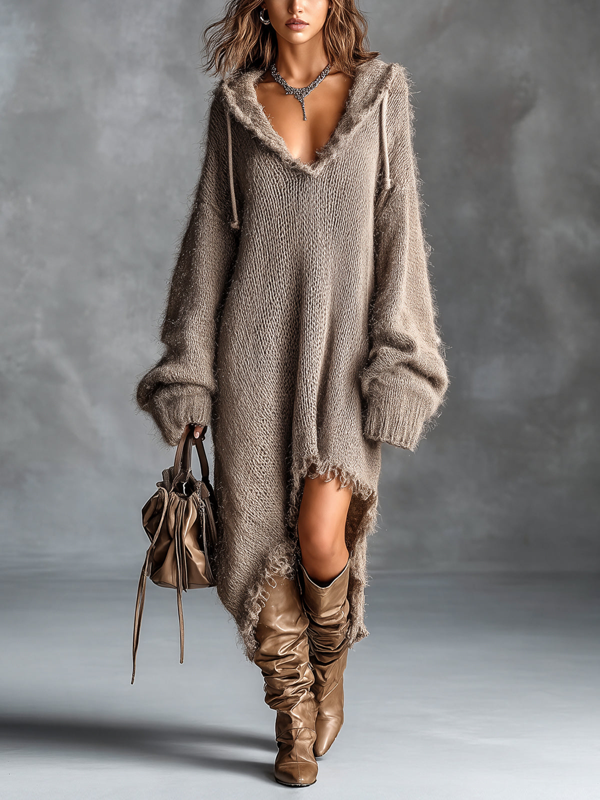 Martina | Vestito midi in maglia felpata con cappuccio
