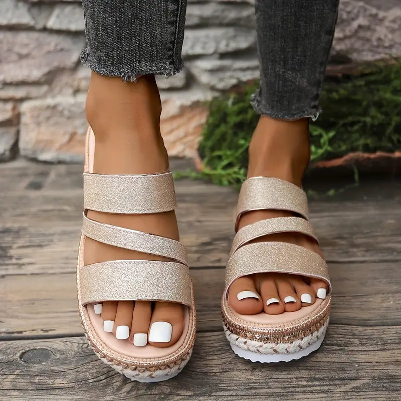 Silvia | Sandalias doradas de cuña elegantes