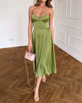 Adriana | Elegante vestido midi sin tirantes