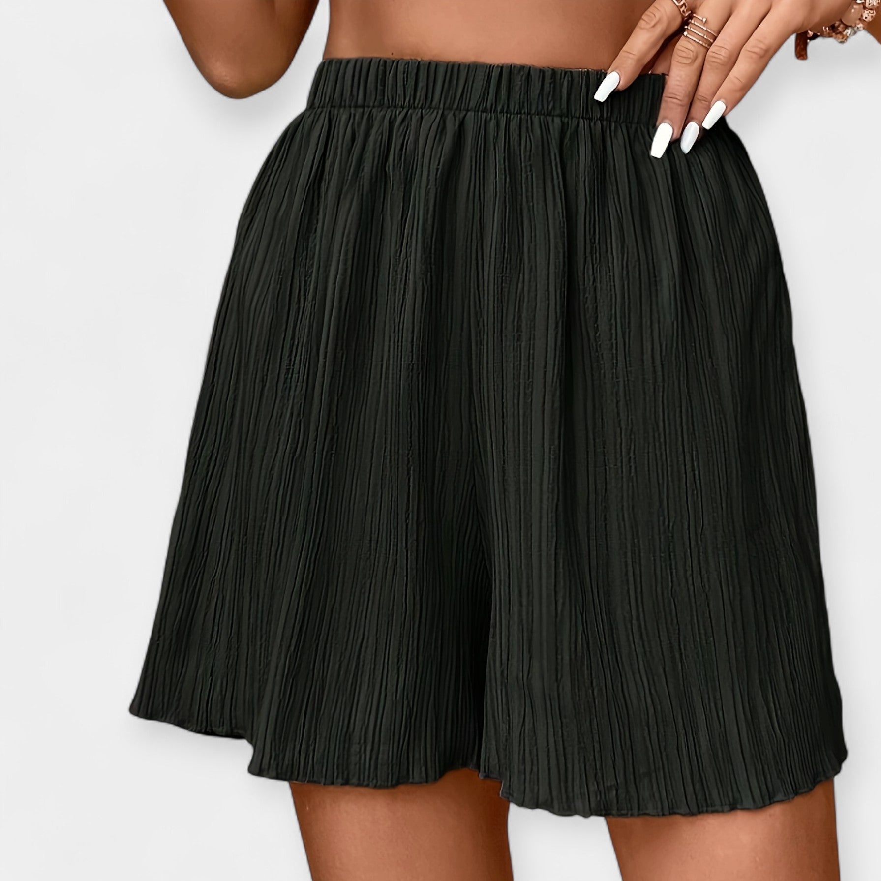 Laura | Pantalones cortos plisados con estilo