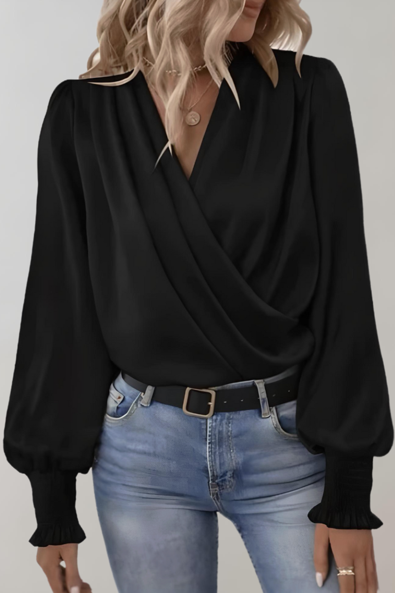 Caridad | Blusa Elegante de Manga Larga con Escote en V