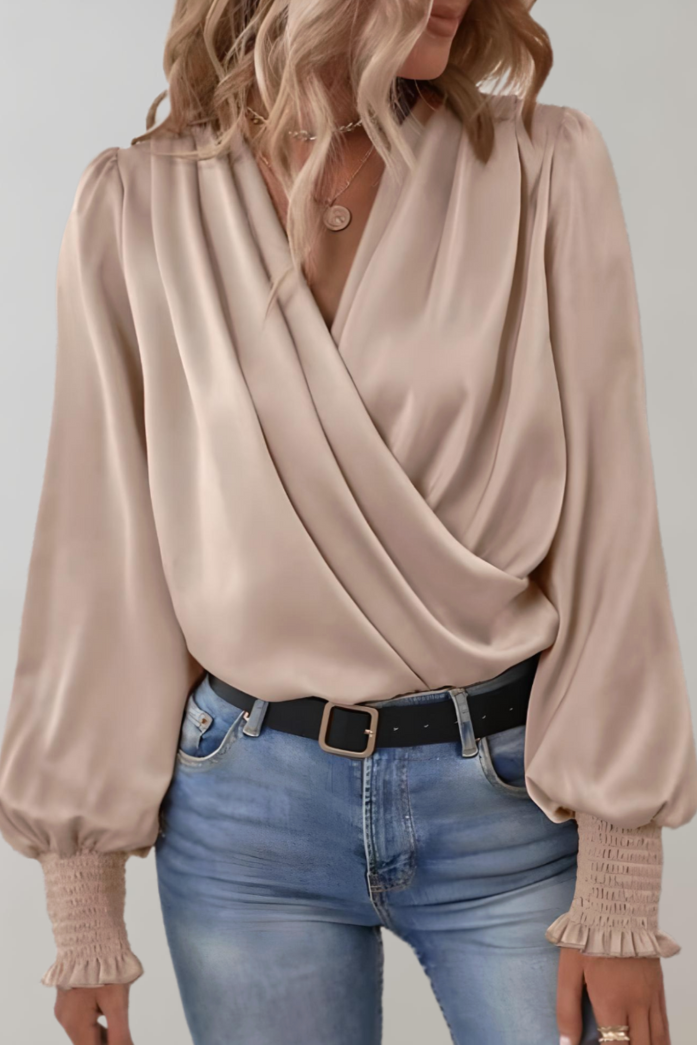 Caridad | Blusa Elegante de Manga Larga con Escote en V