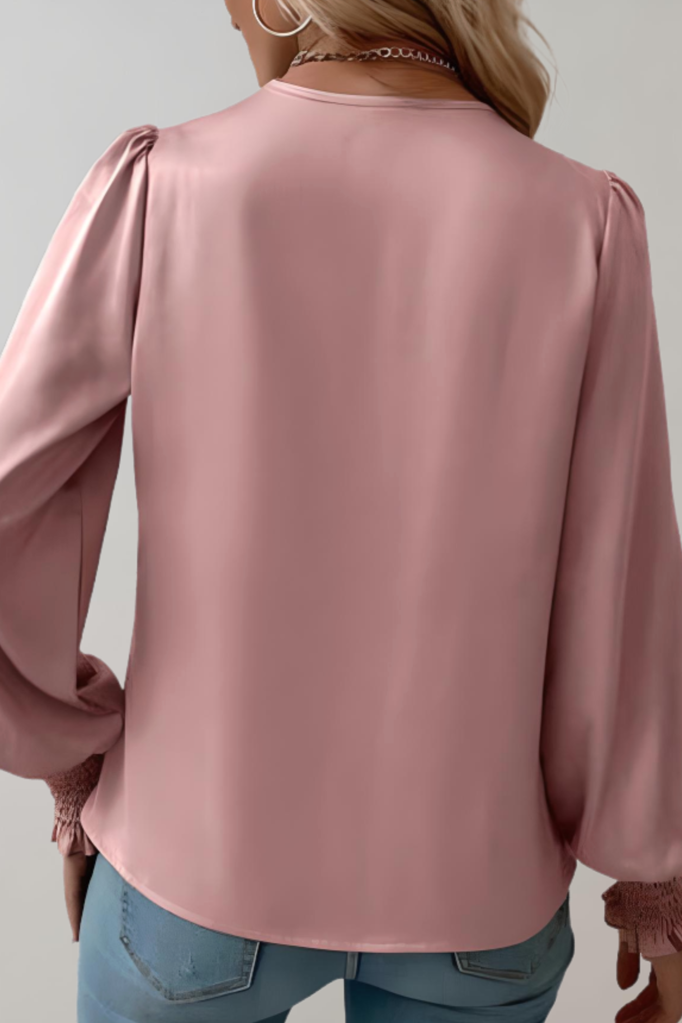 Caridad | Blusa Elegante de Manga Larga con Escote en V