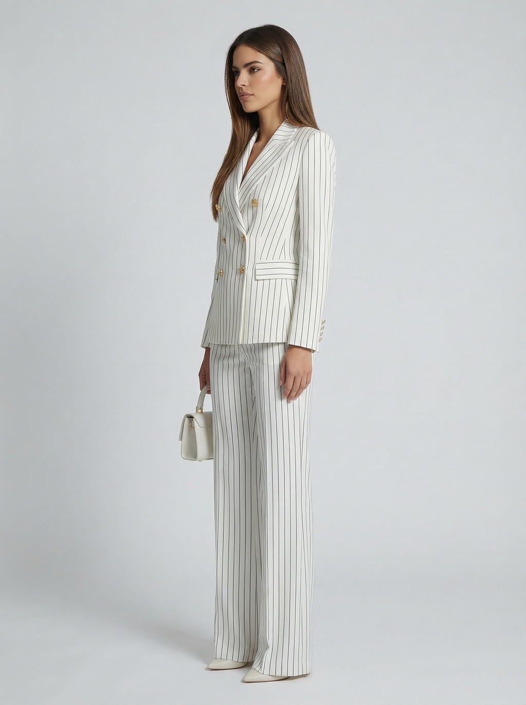 Victoria | Traje Diplomático elegante