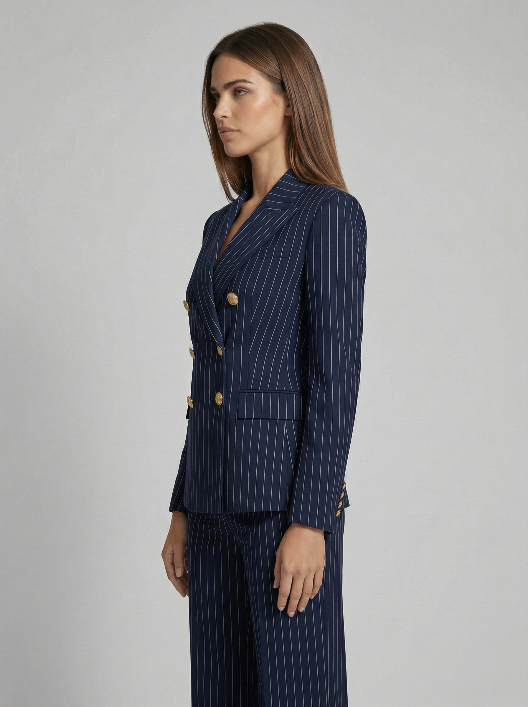 Victoria | Traje Diplomático elegante