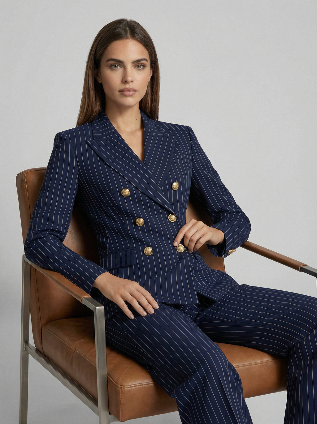 Victoria | Traje Diplomático elegante