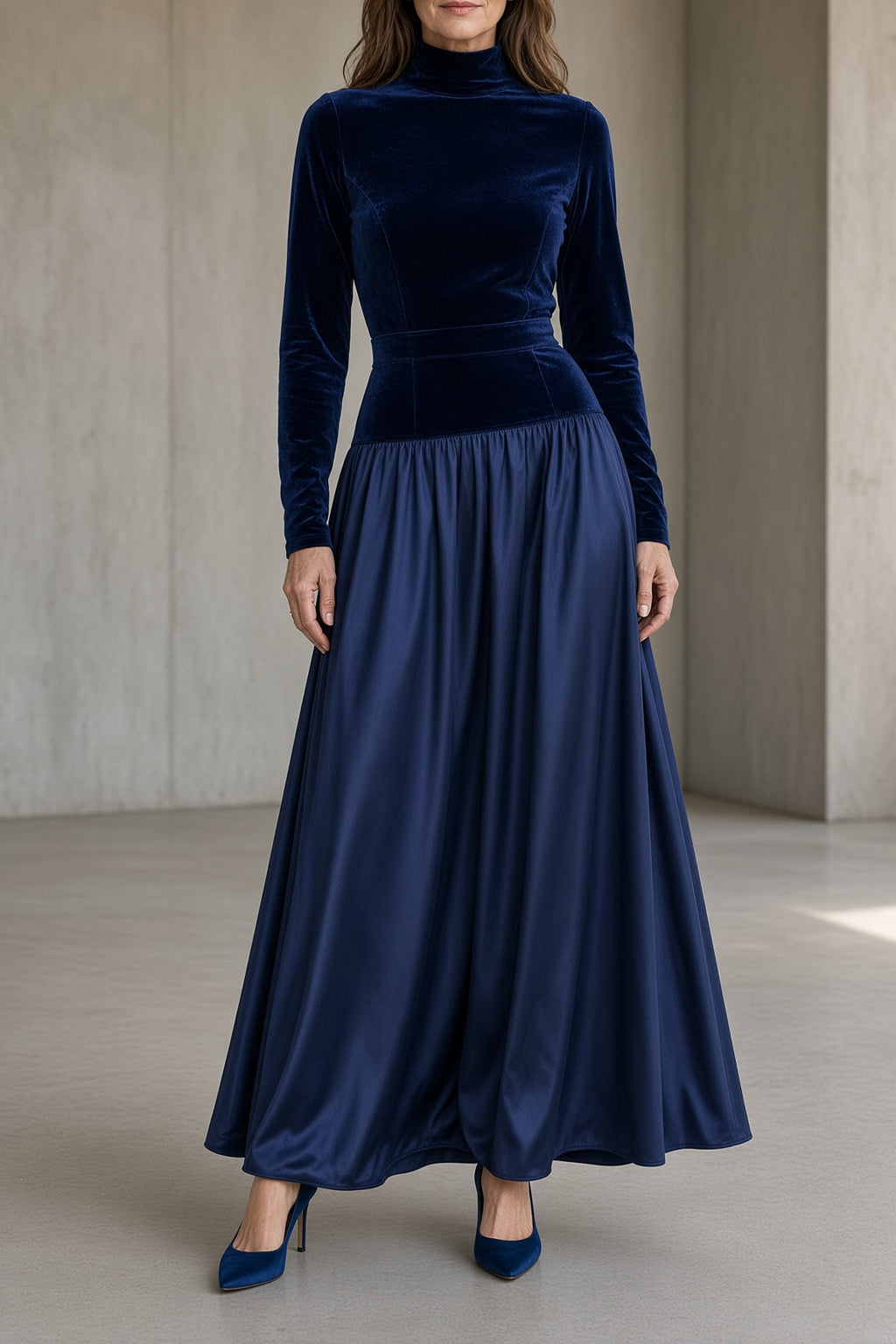 ZELIA | Abito Lungo in Velluto Blu Notte con Collo Alto