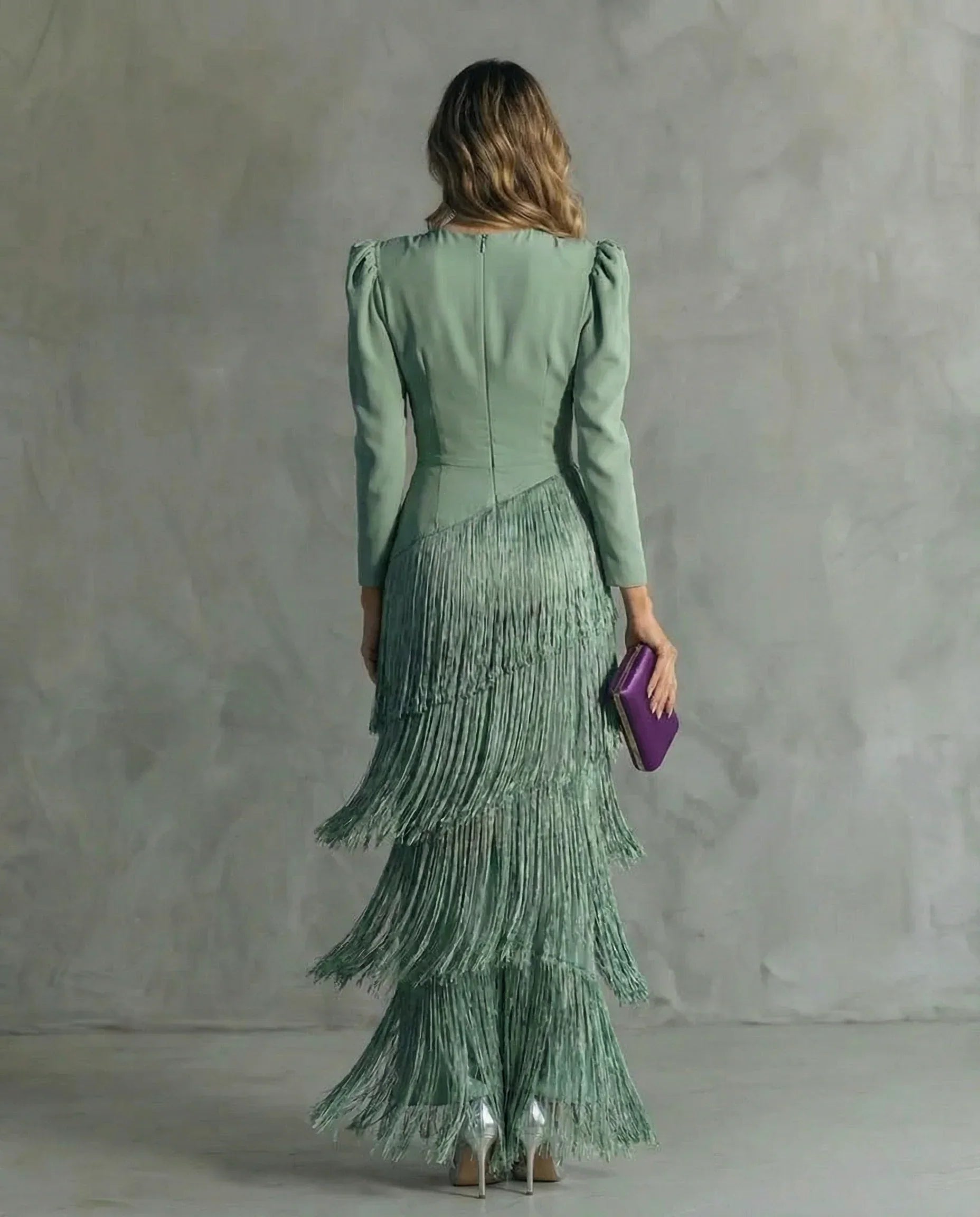 Clara | Vestido midi elegante con mangas de flecos