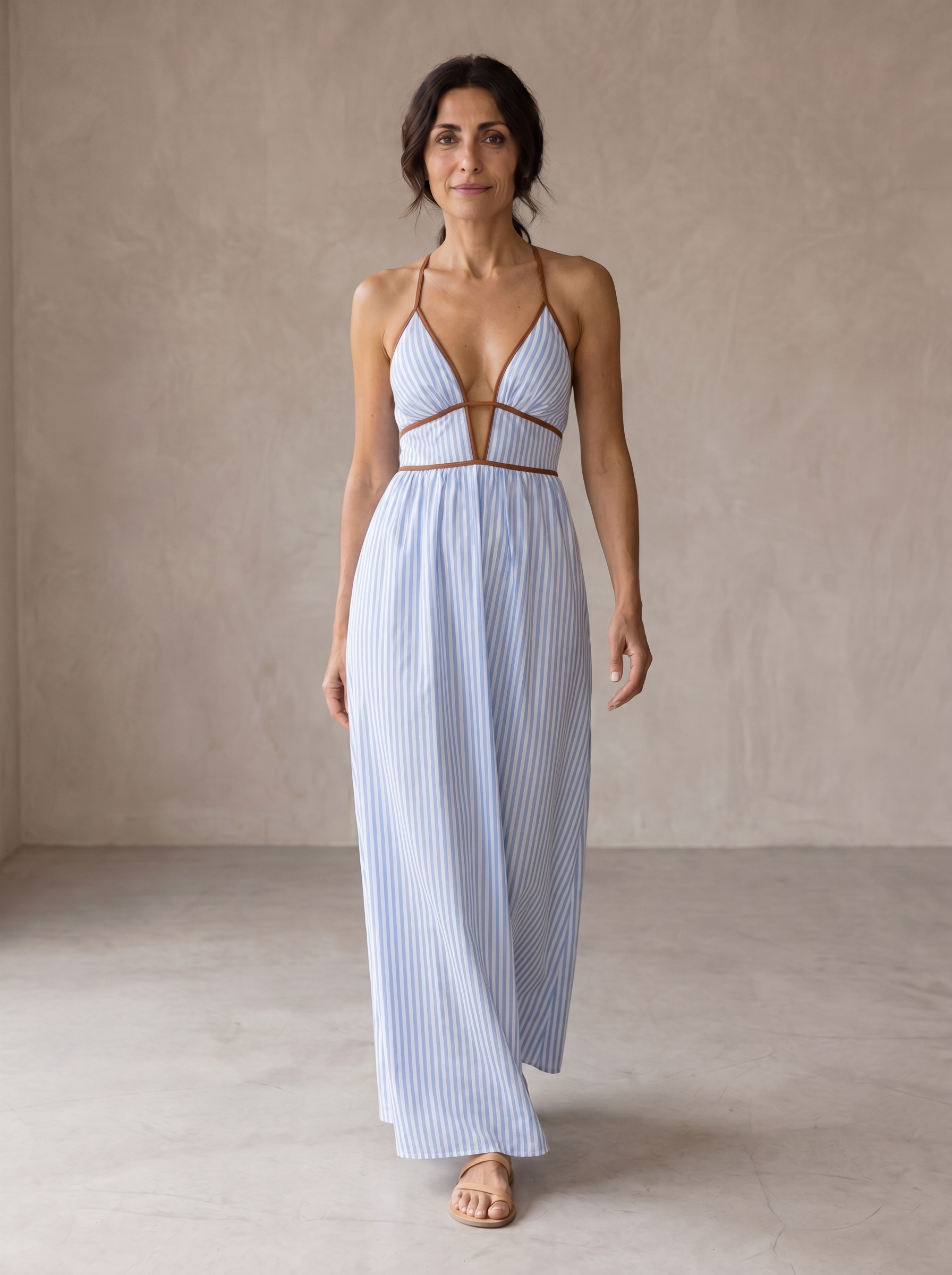 Alicia | Vestido largo a rayas con escote cut-out