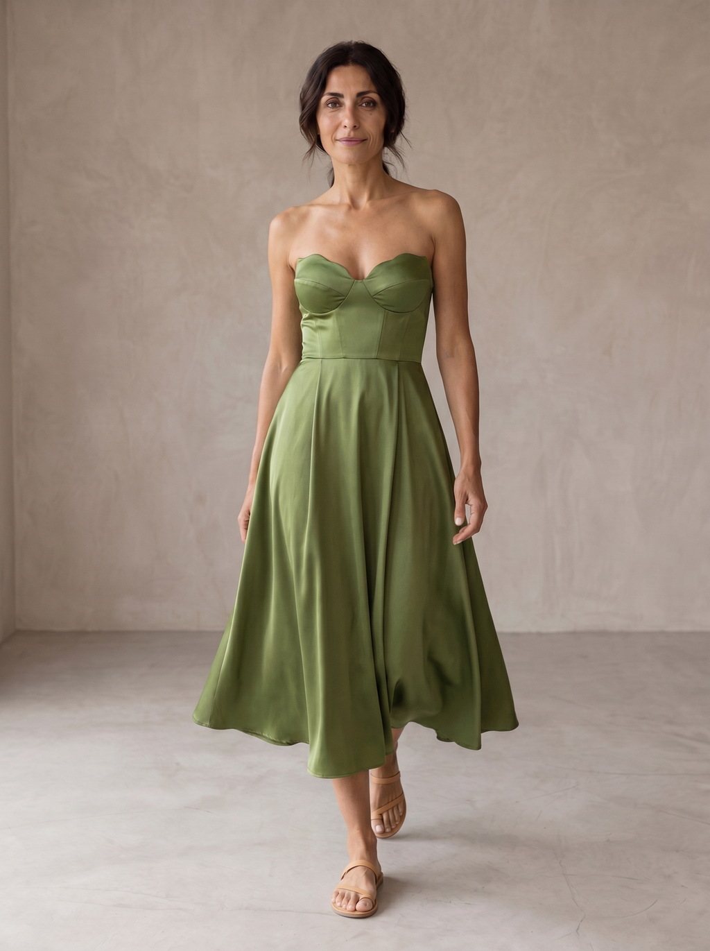 Adriana | Elegante vestido midi sin tirantes