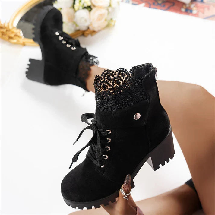 Tania | Botines con encaje y tacón grueso